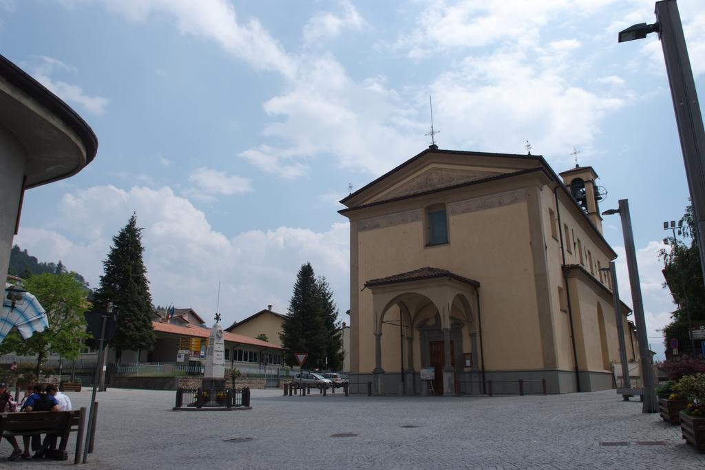 Albergo Milano Bossico Exterior foto