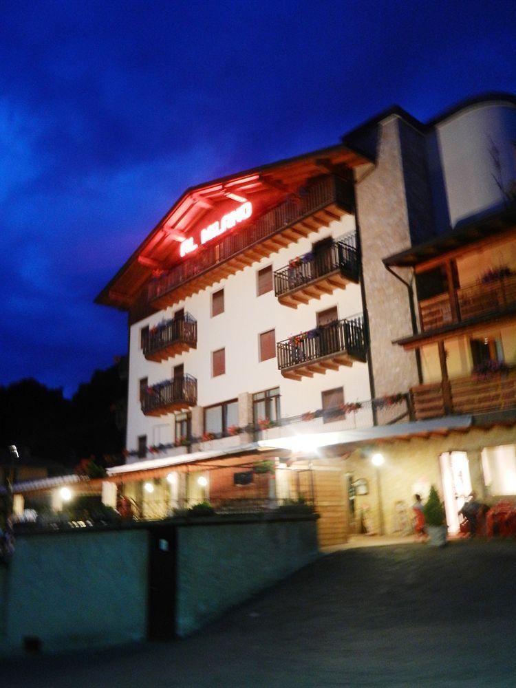 Albergo Milano Bossico Exterior foto